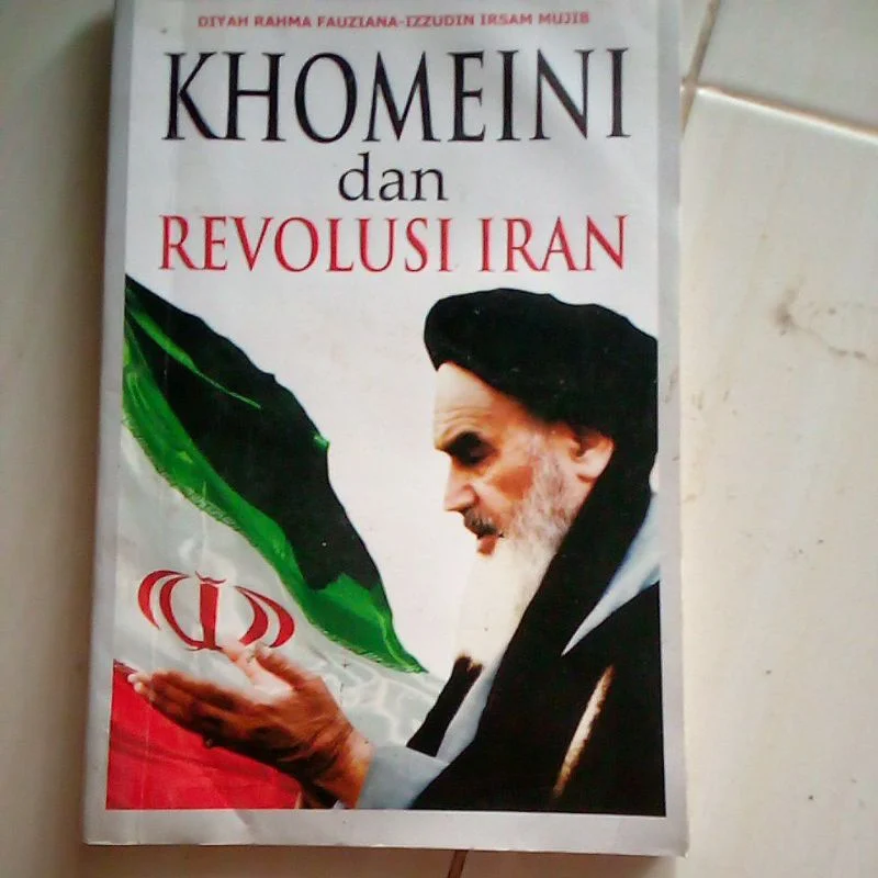 Peran Ayatollah Khomeini dalam Revolusi Iran